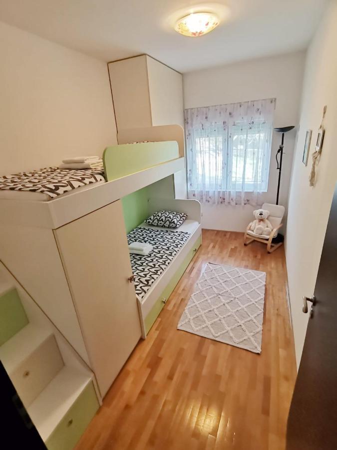 פודסטראנה Apartman Pejic מראה חיצוני תמונה