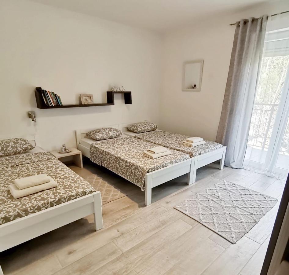 פודסטראנה Apartman Pejic מראה חיצוני תמונה