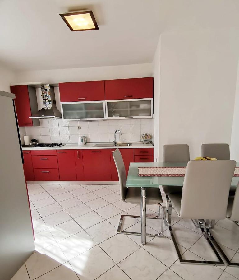 פודסטראנה Apartman Pejic מראה חיצוני תמונה