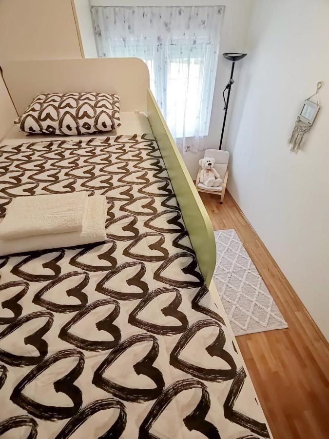 פודסטראנה Apartman Pejic מראה חיצוני תמונה