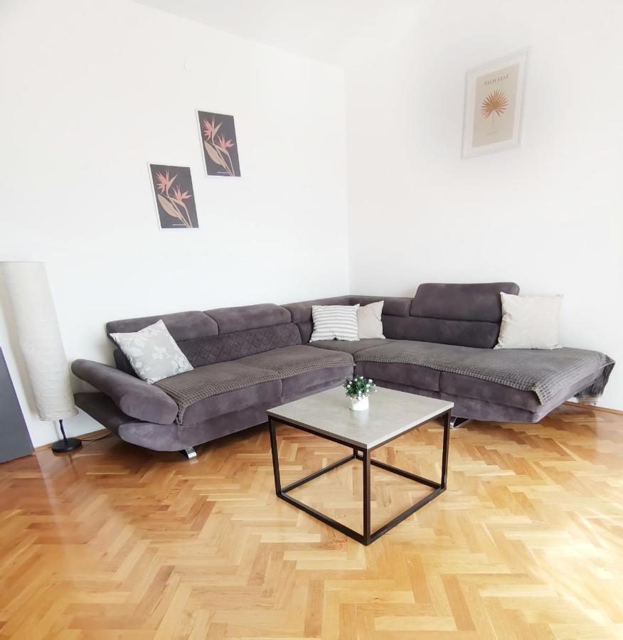 פודסטראנה Apartman Pejic מראה חיצוני תמונה